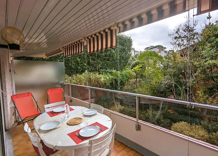 A Proche Et Centre - Fr-1-420-79 *